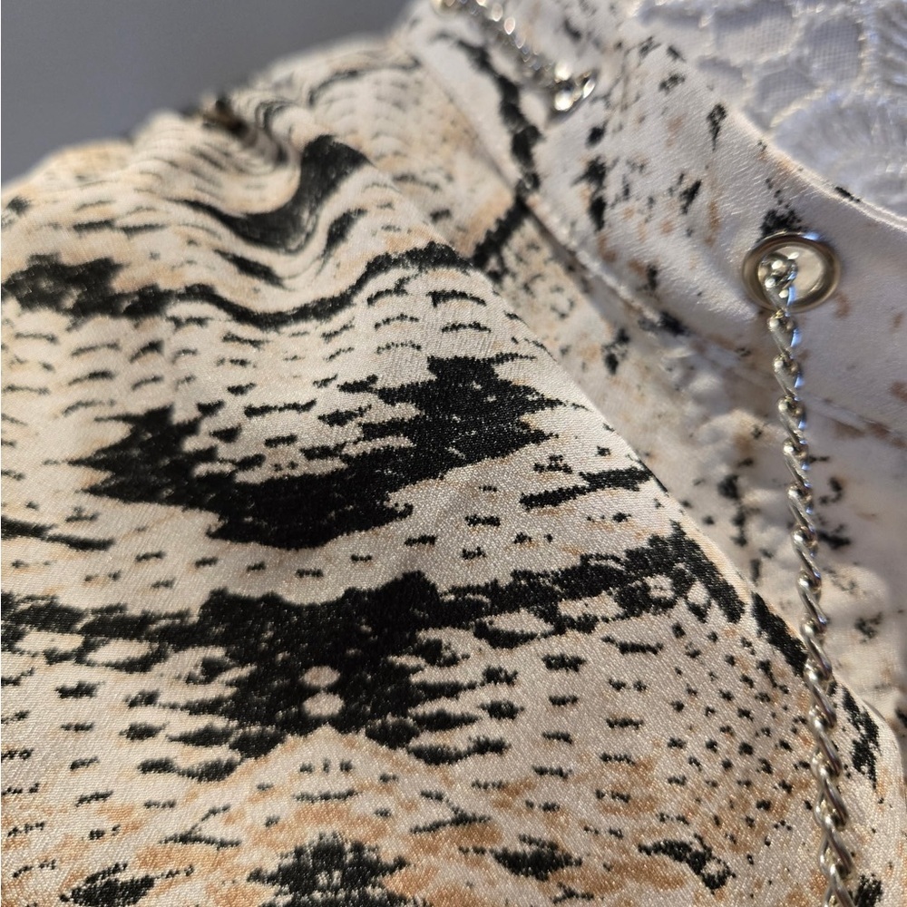 Reptile Pattern Sleeveless Top - Picture 6 of 6